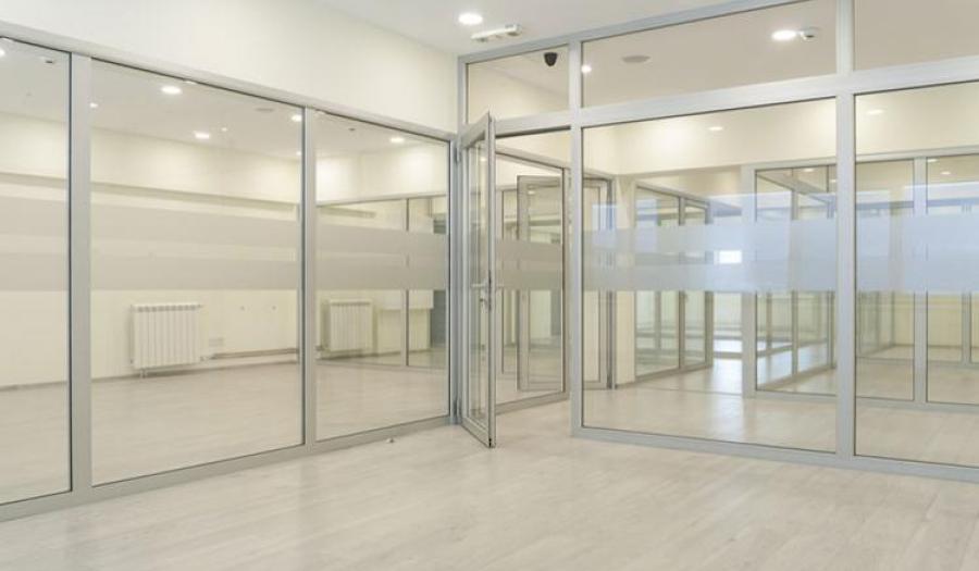 <h4>Glazed Partitions</h4>
