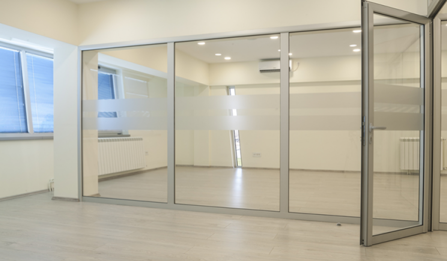 <h4>Glazed Partitioned Room</h4>