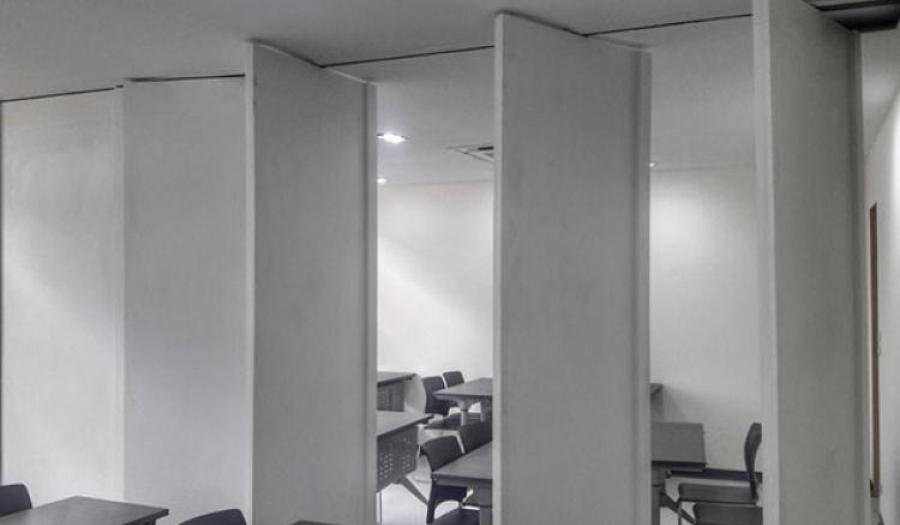 <h4>Sliding Partitioned Walls</h4>